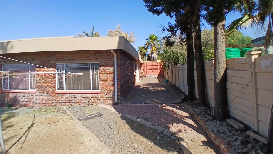 4 Bedroom Property for Sale in Fleurdal Free State